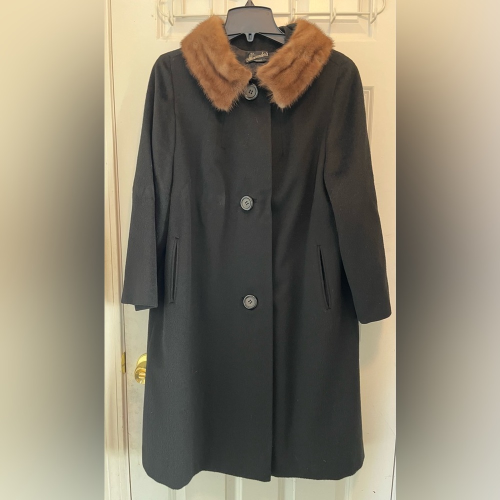 Vintage youthcraft Elegant Black wool Coat with Fur Collar union made